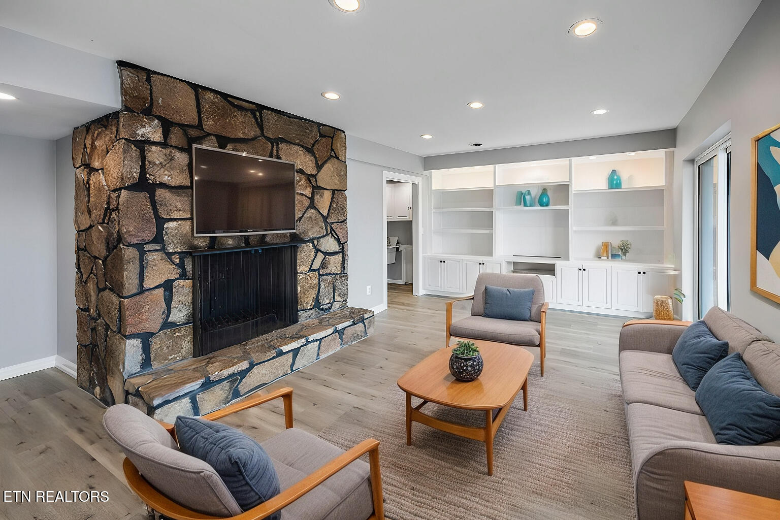 3860 Brooksview Road Lenoir City, TN 37772 - Photo 4 of 40 L40A9692- - Living Room - Modern - 8