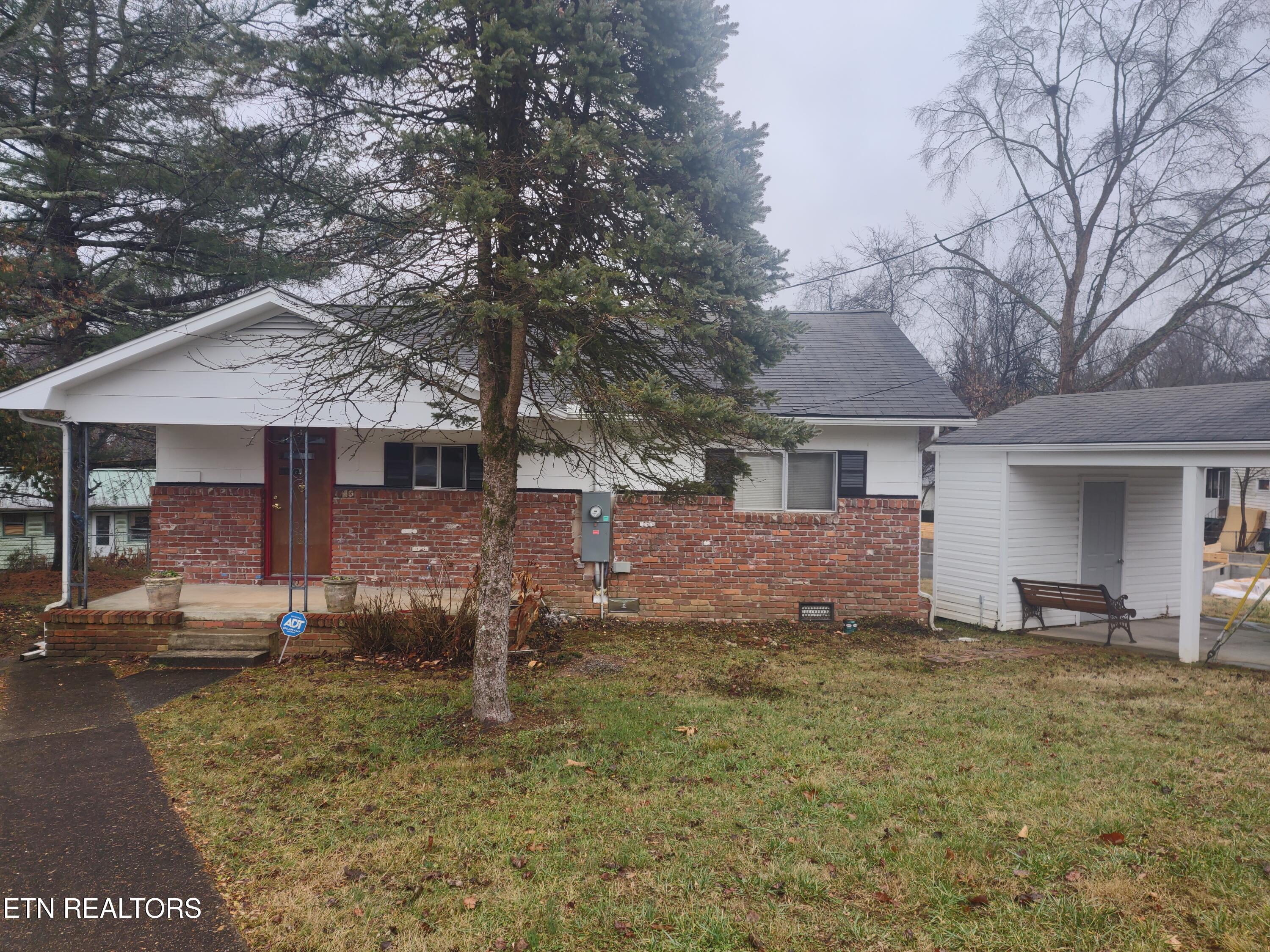 757 West Outer Drive Oak Ridge, TN 37830 - Photo 1 of 15 IMG_20240106_103304469