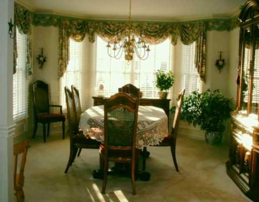 107 Old Farm Road Canonsburg, PA 15317 - Photo 3 of 8 Dining Room.