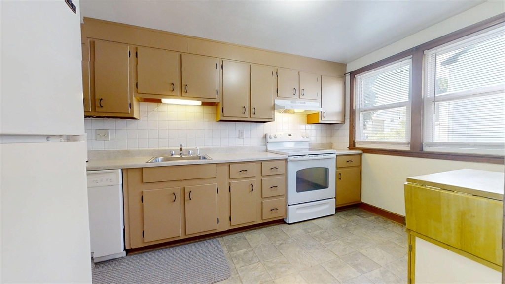 25-27 King Street Watertown, MA 02472 - Photo 14 of 21