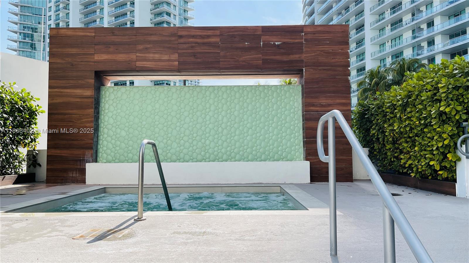 350 South Miami Avenue, Unit 2611 Miami, FL 33130 - Photo 17 of 34 a view of a backyard with a sink