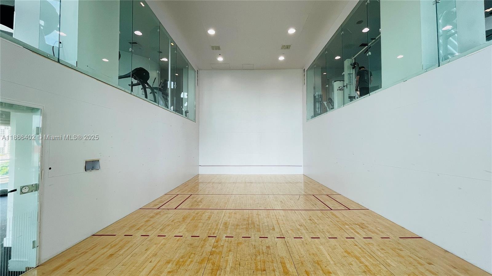 350 South Miami Avenue, Unit 2611 Miami, FL 33130 - Photo 24 of 34 a view of hallway with stairs