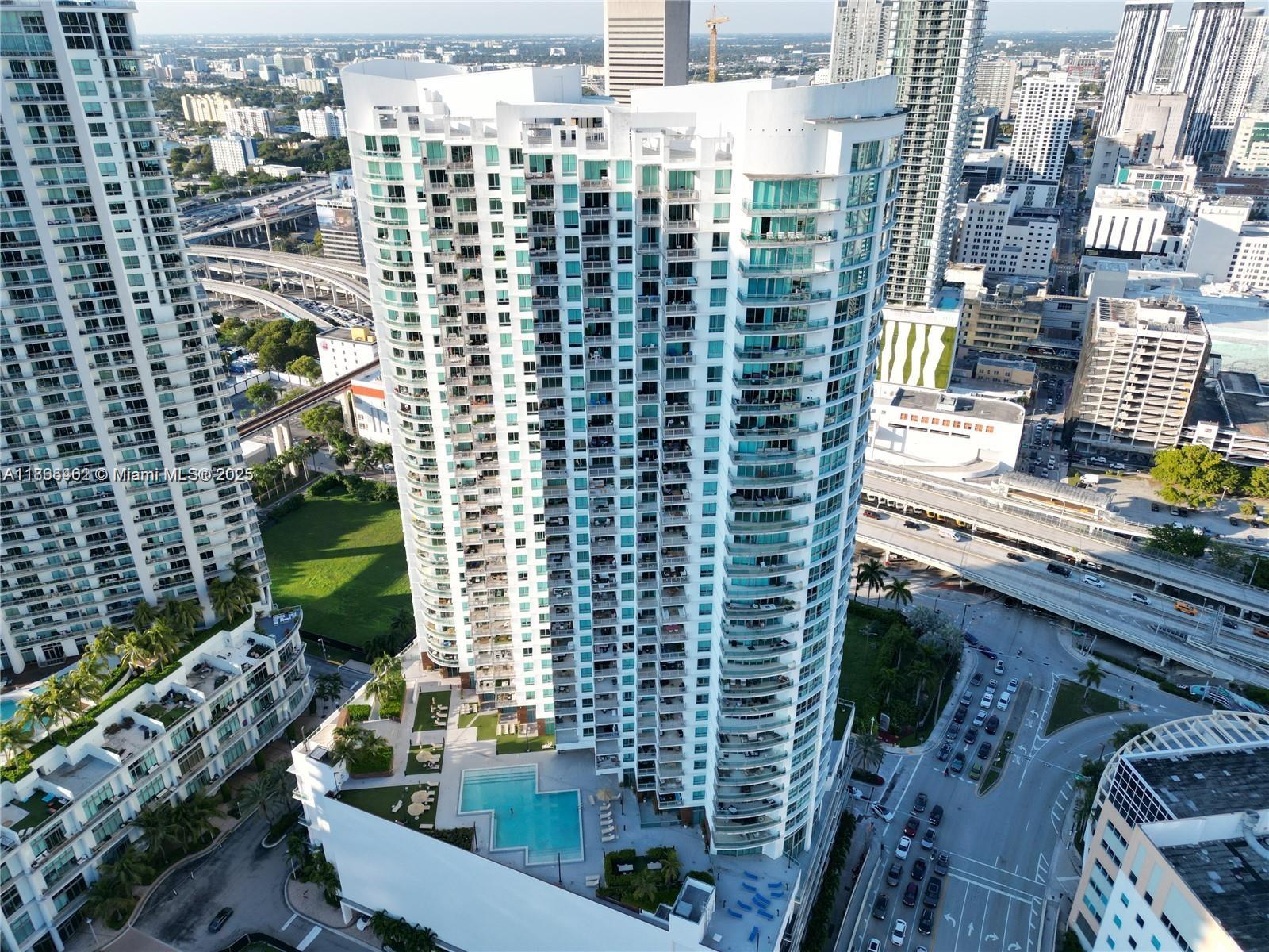 350 South Miami Avenue, Unit 2611 Miami, FL 33130 - Photo 33 of 34 a city view with tall buildings