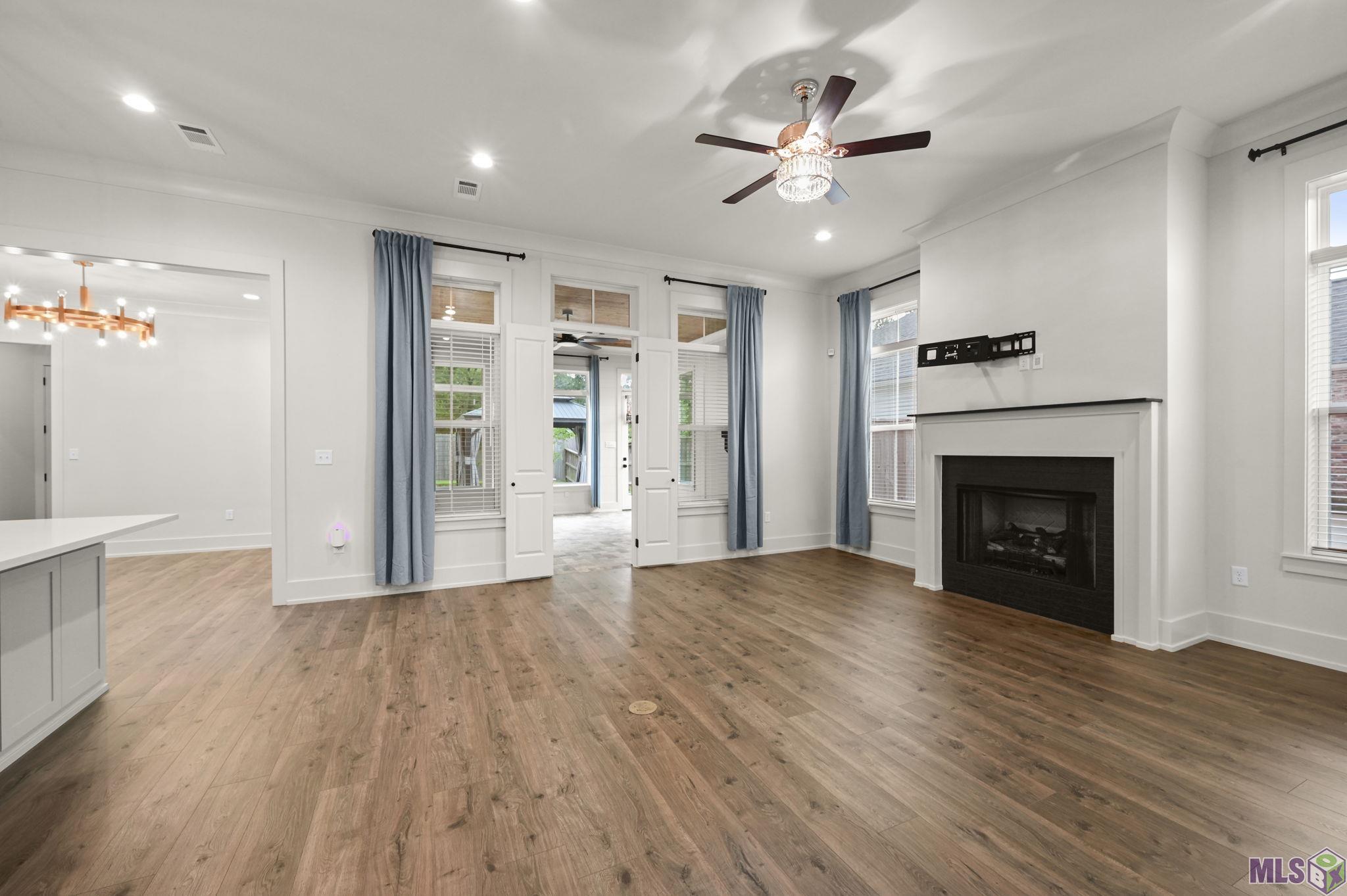 13575 Sawmill Drive Baton Rouge, LA 70818 - Photo 4 of 37