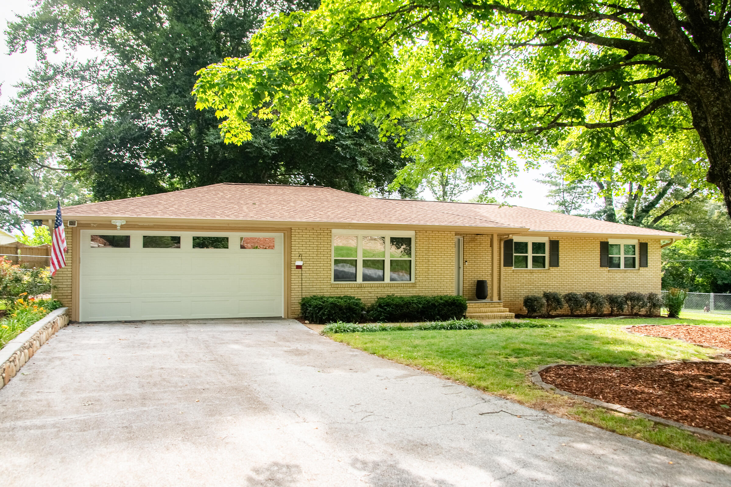 4633 Cloverdale Loop Hixson, TN 37343 - Photo 3 of 41 CloverdaleLoop-3
