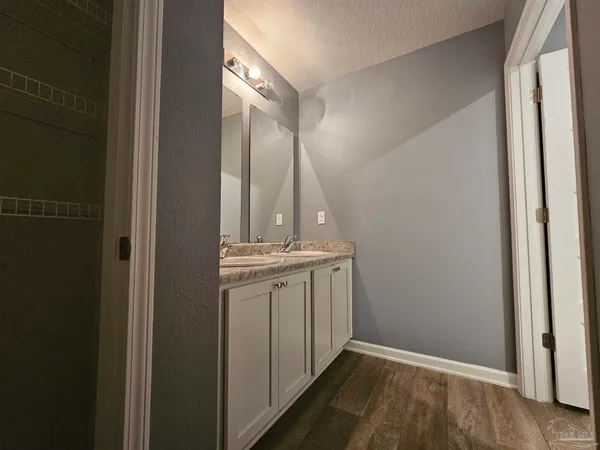 $2,400 | 5426 Merlin Way, Milton, FL 32583
