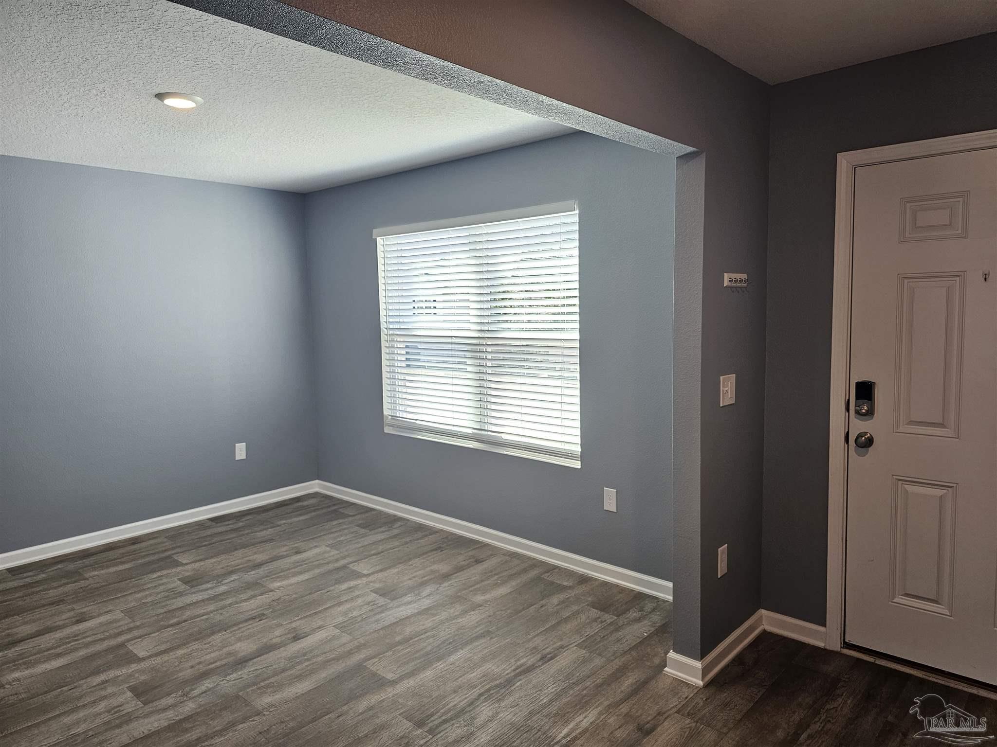 5426 Merlin Way Milton, FL 32583 - Photo 5 of 40