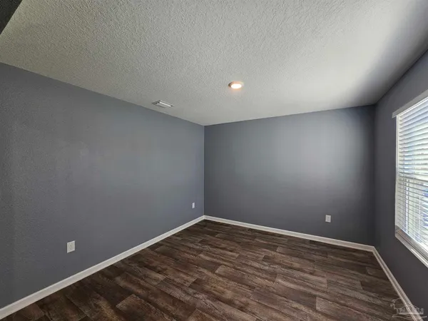 $2,400 | 5426 Merlin Way, Milton, FL 32583