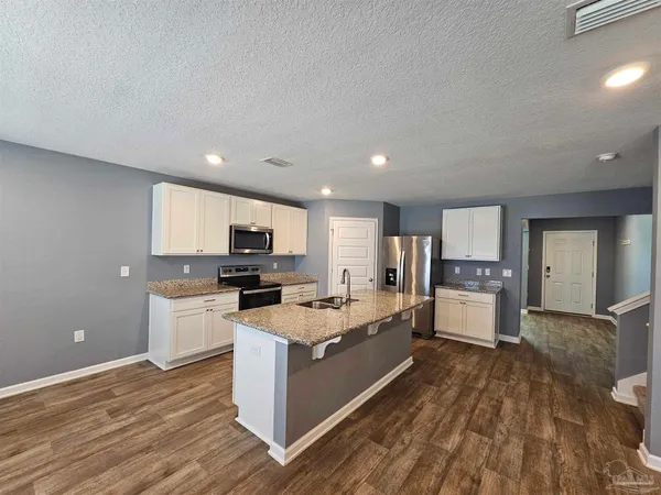 $2,400 | 5426 Merlin Way, Milton, FL 32583