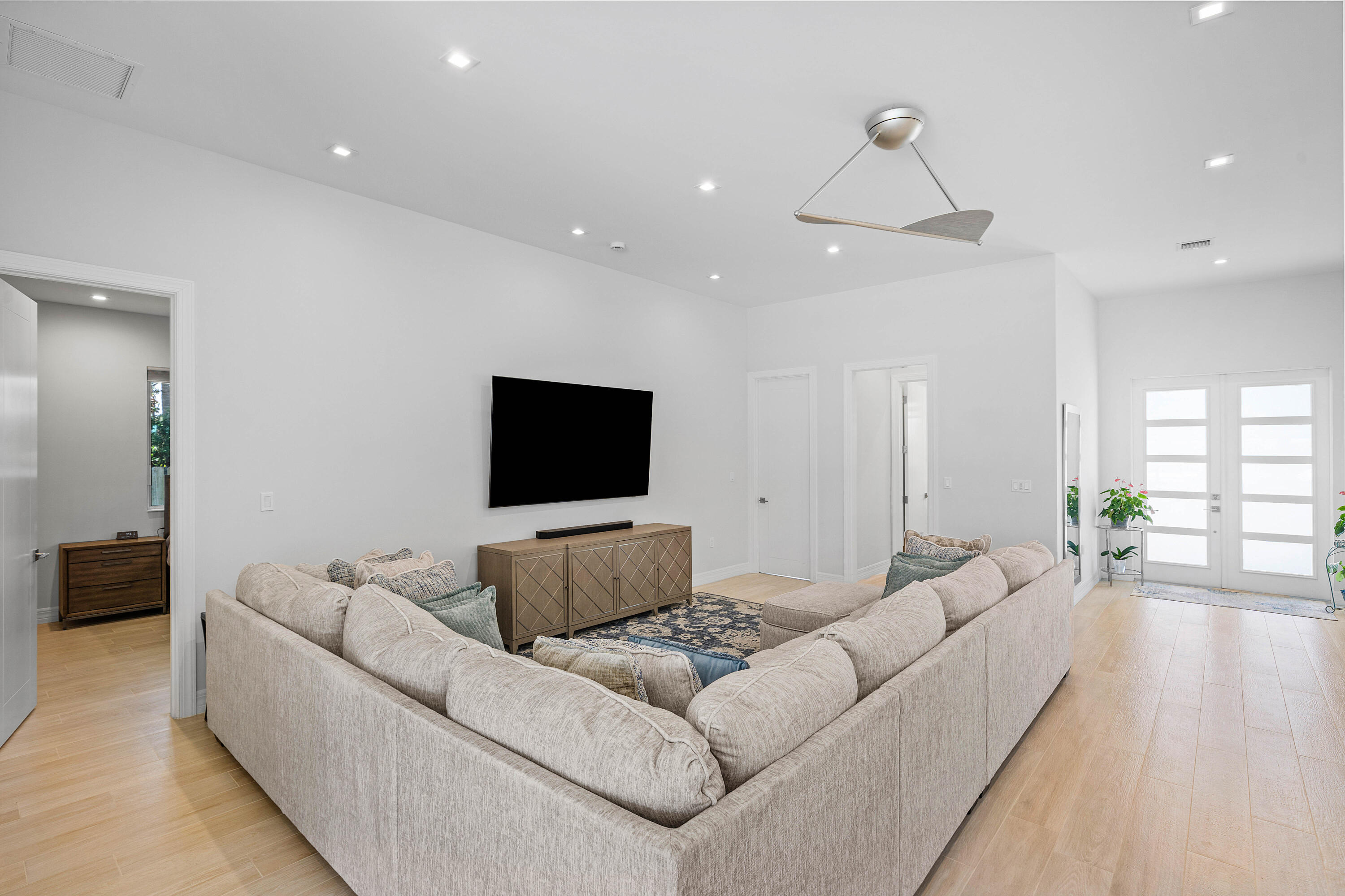 830 Northeast 72nd Street Boca Raton, FL 33487 - Photo 7 of 72 012-830Northeast72ndStreet-BocaRaton-FL-