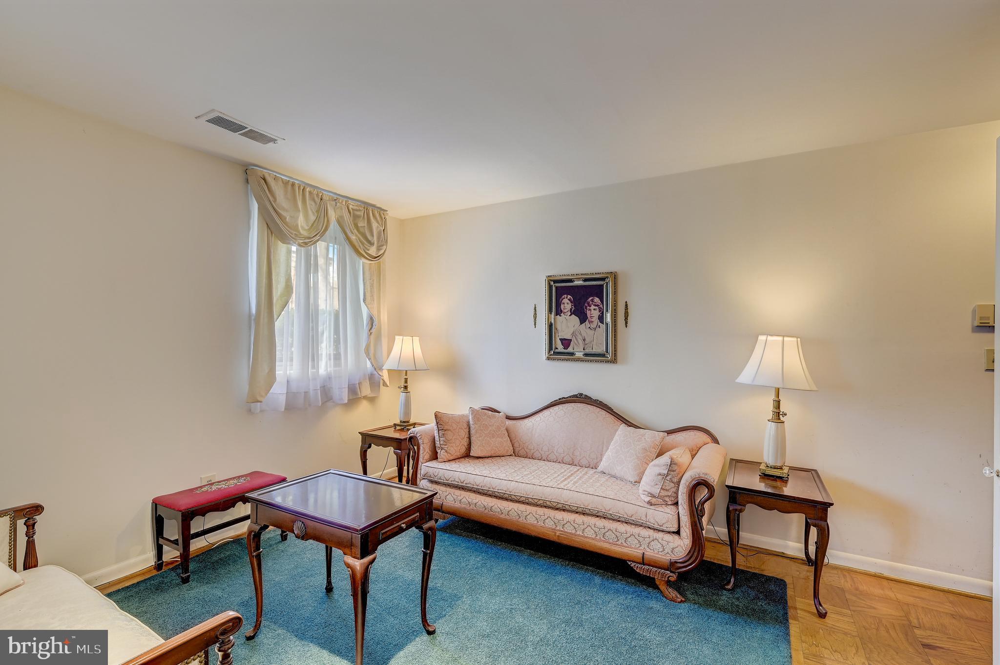 16 Cross Keys Road, Unit 16A Baltimore, MD 21210 - Photo 4 of 27 Living Room