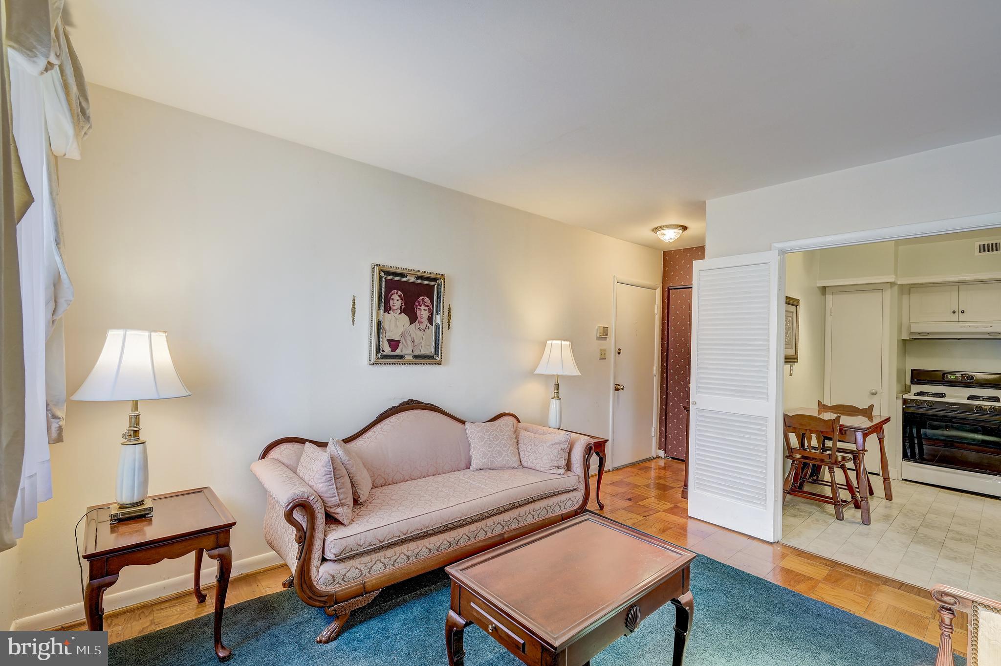 16 Cross Keys Road, Unit 16A Baltimore, MD 21210 - Photo 5 of 27 Living Room