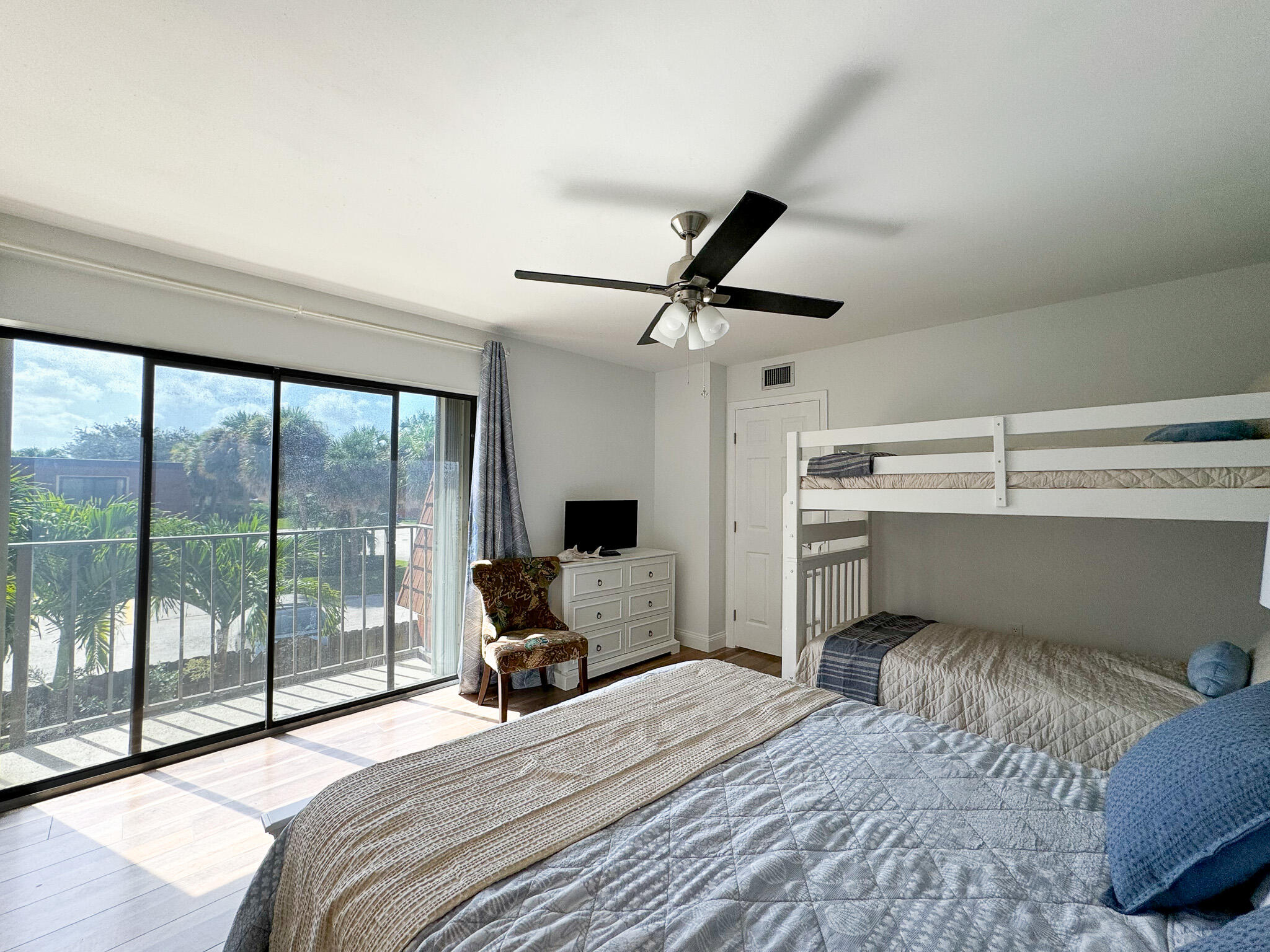 2821 28th Court Jupiter, FL 33477 - Photo 18 of 29 IMG_3215