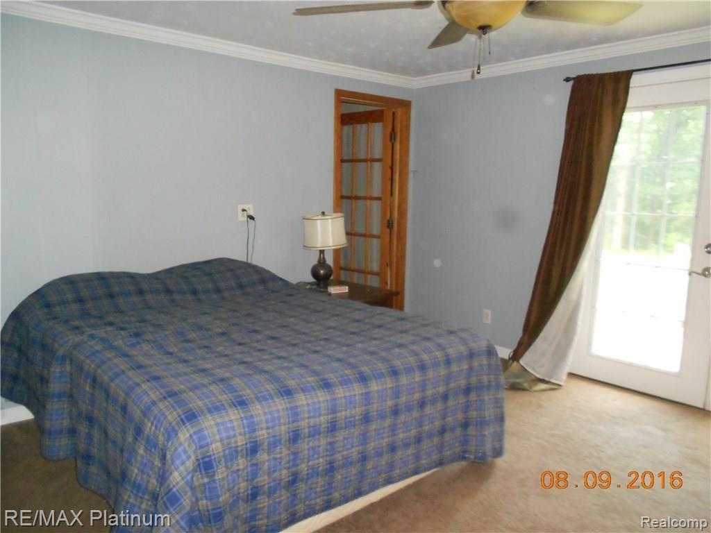2396 West Wardlow Road Highland, MI 48357 - Photo 11 of 13 88916 011.JPG