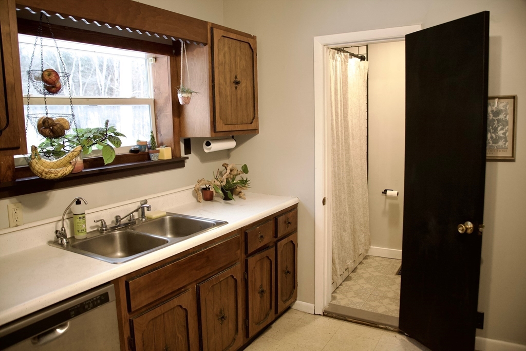 886 Keene Road Winchester, NH 03470 - Photo 3 of 23 Gallery Image 3