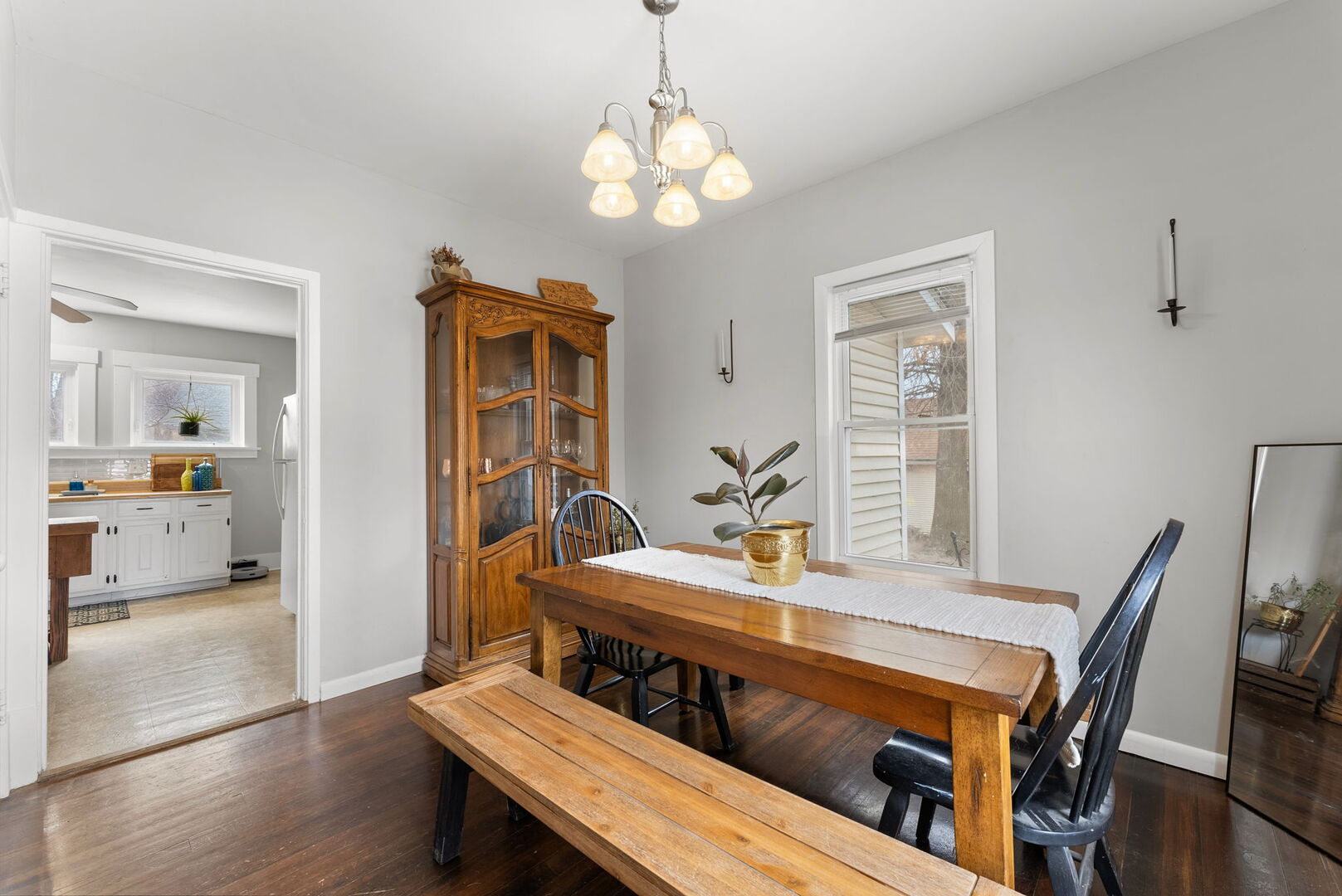 606 Indian Road Davenport, IA 52802 - Photo 8 of 30