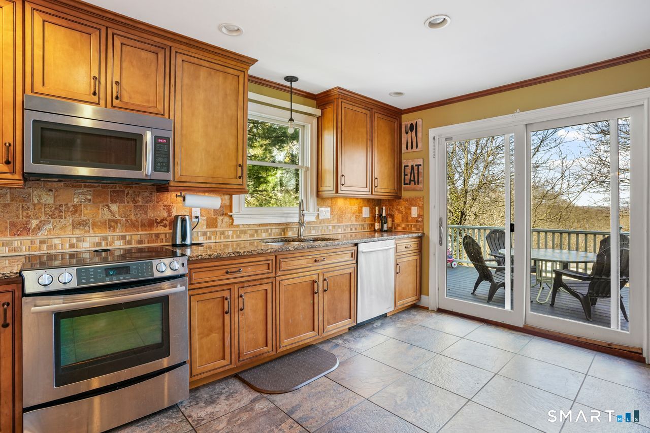 97 Coram Road Shelton, CT 06484 - Photo 10 of 40