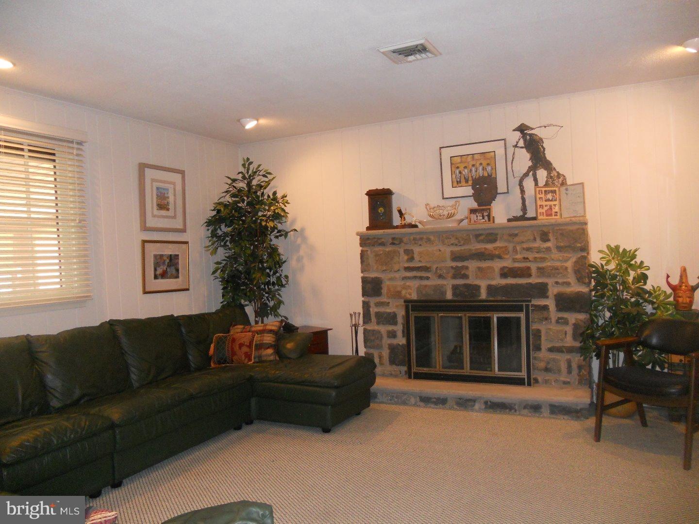 3783 Ridgeview Road Huntingdon Valley, PA 19006 - Photo 4 of 14 Gallery Image 4