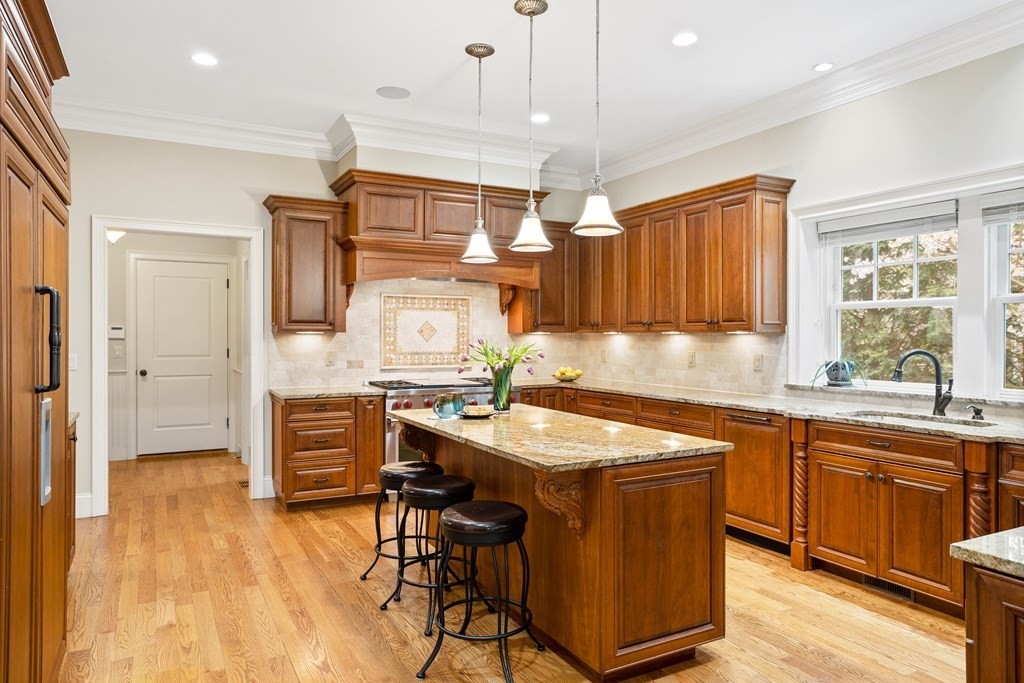 6 Abbott Lane Bedford, MA 01730 - Photo 13 of 41