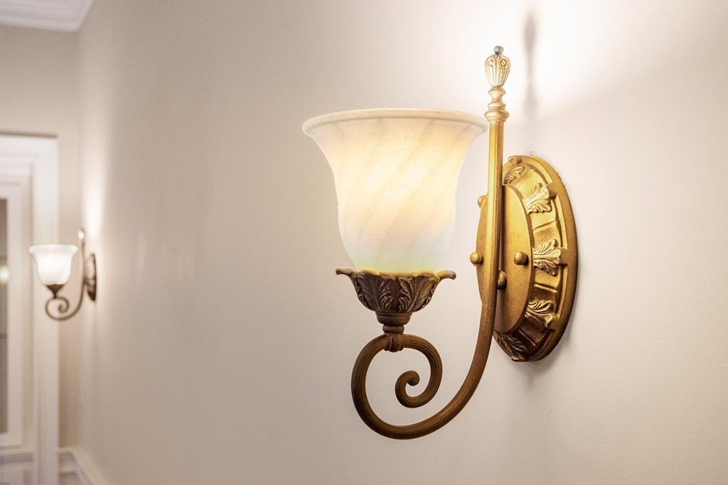 6 Abbott Lane Bedford, MA 01730 - Photo 19 of 41