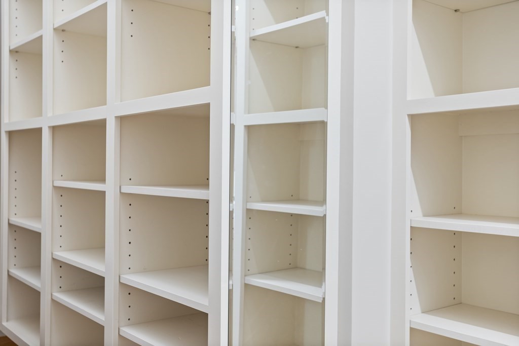 6 Abbott Lane Bedford, MA 01730 - Photo 29 of 41