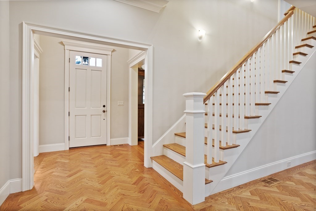 6 Abbott Lane Bedford, MA 01730 - Photo 3 of 41