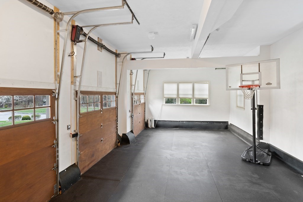 6 Abbott Lane Bedford, MA 01730 - Photo 31 of 41