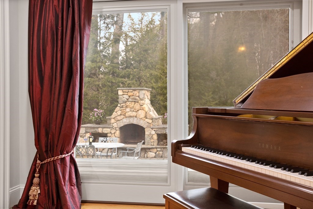 6 Abbott Lane Bedford, MA 01730 - Photo 6 of 41