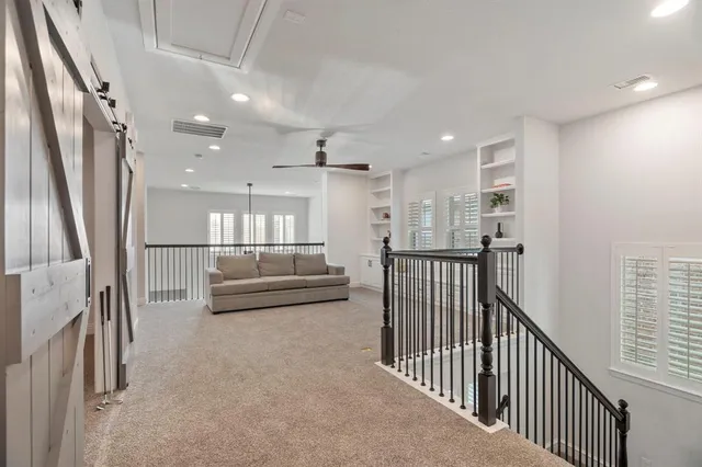 a view of entryway with livingroom