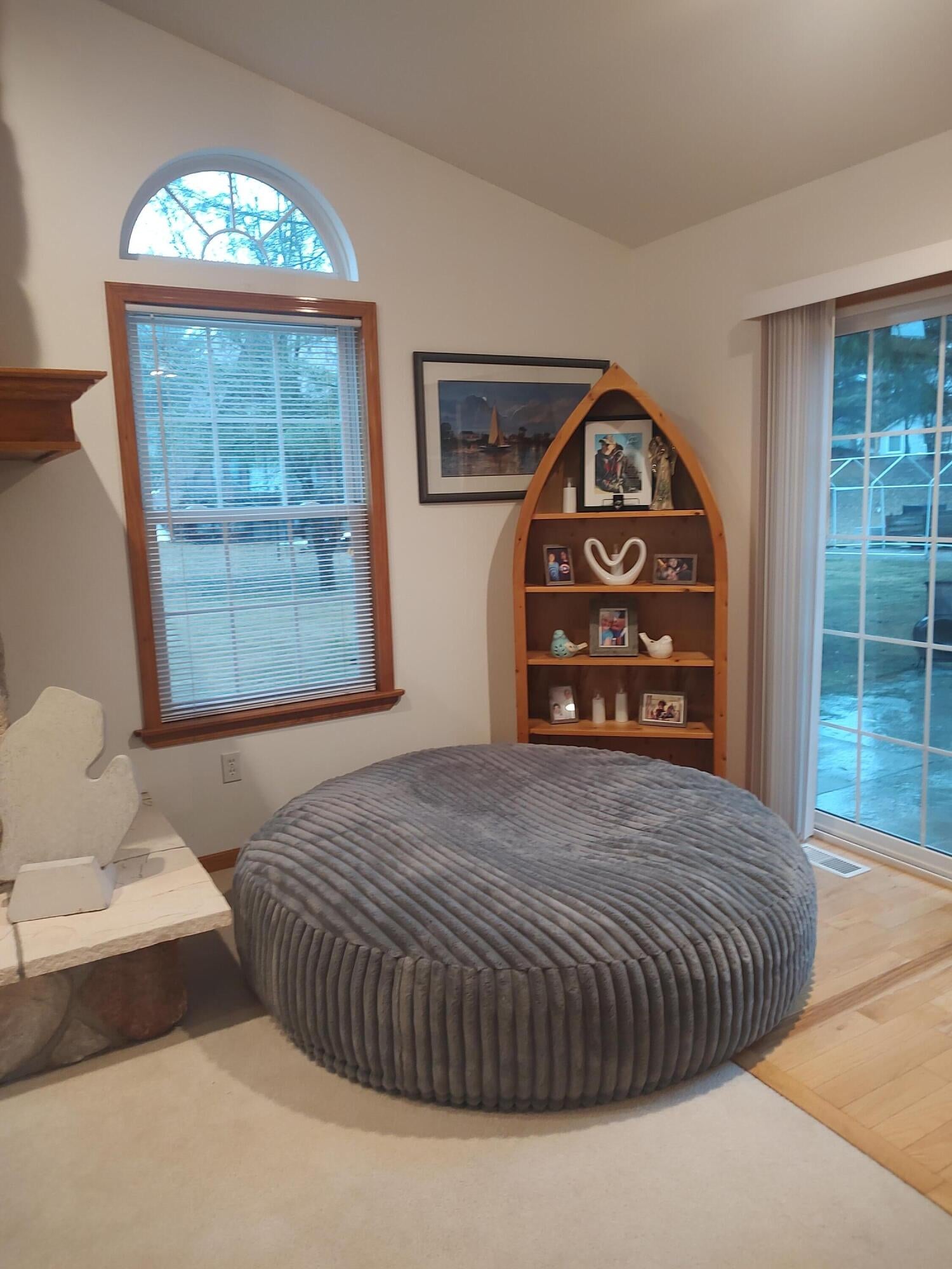 9710 Monroe Road St. Helen, MI 48656 - Photo 11 of 37 living room (4)