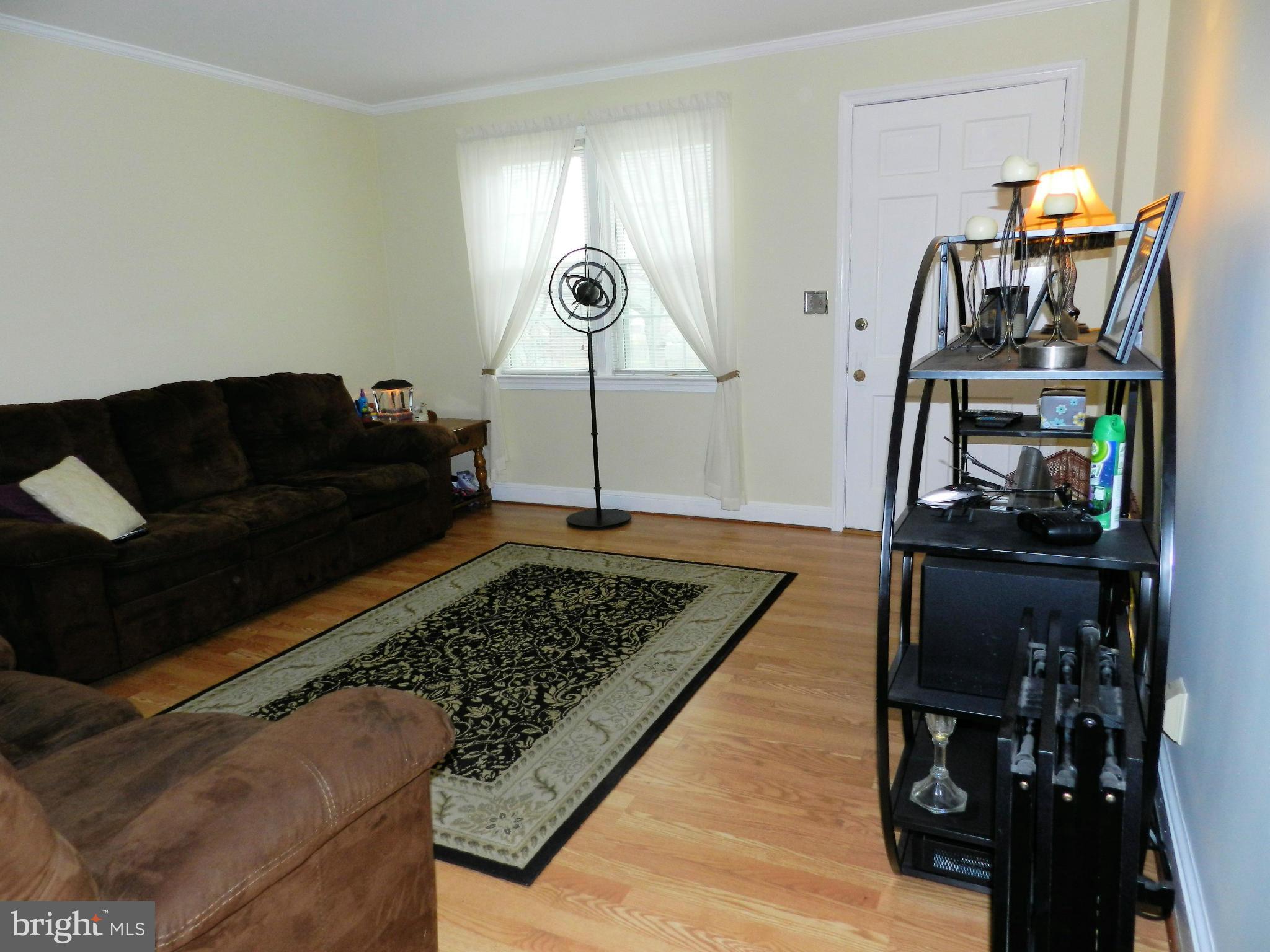 8334 Oakleigh Road Baltimore, MD 21234 - Photo 15 of 25 Living Room