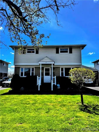 $357,900 | 17 St Joan Lane, Cheektowaga, NY 14227