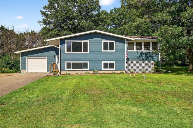 $349,900 | 65302 145th Avenue, Wabasha, MN 55981