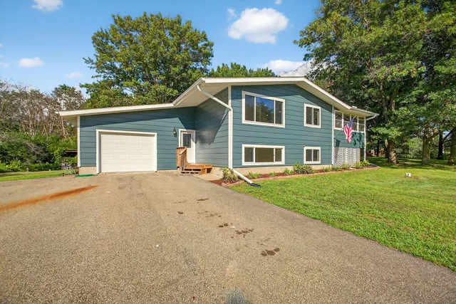 $349,900 | 65302 145th Avenue, Wabasha, MN 55981