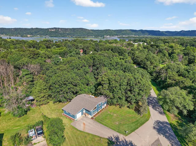 $349,900 | 65302 145th Avenue, Wabasha, MN 55981