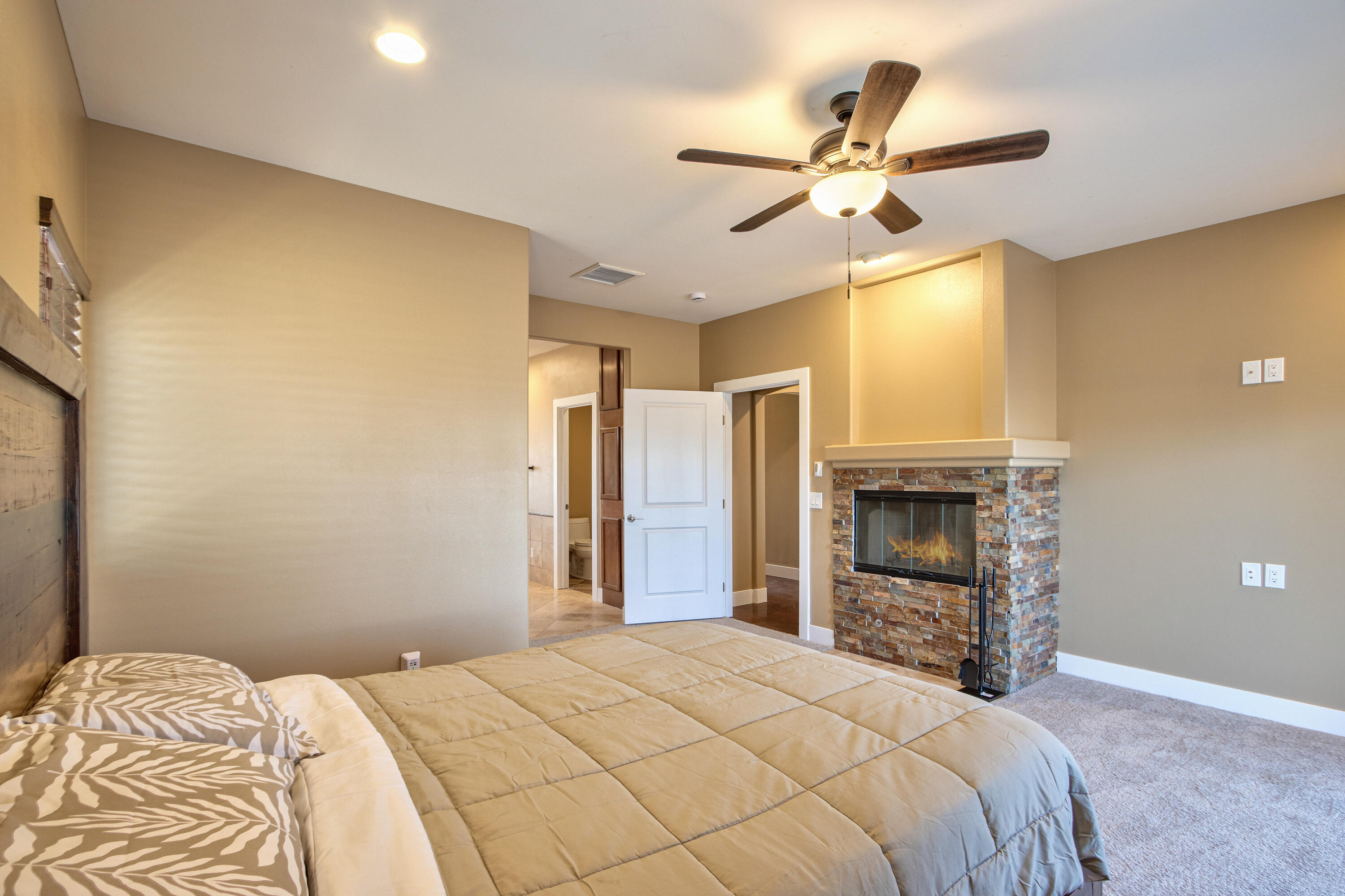 7225 Adobe Road Twentynine Palms, CA 92277 - Photo 22 of 78 24-Primary-Bedroom