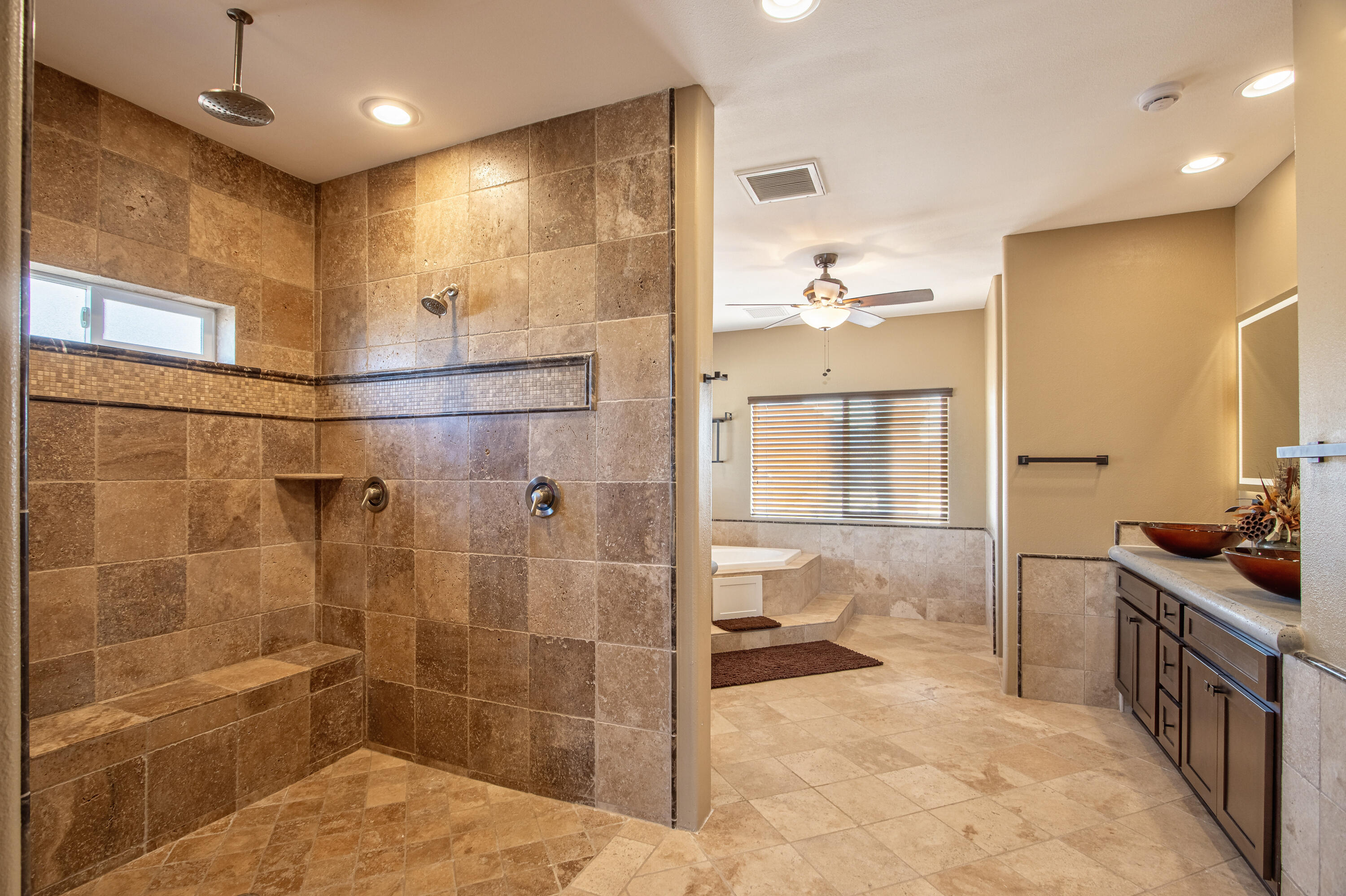 7225 Adobe Road Twentynine Palms, CA 92277 - Photo 24 of 78 26-Primary-Bathroom