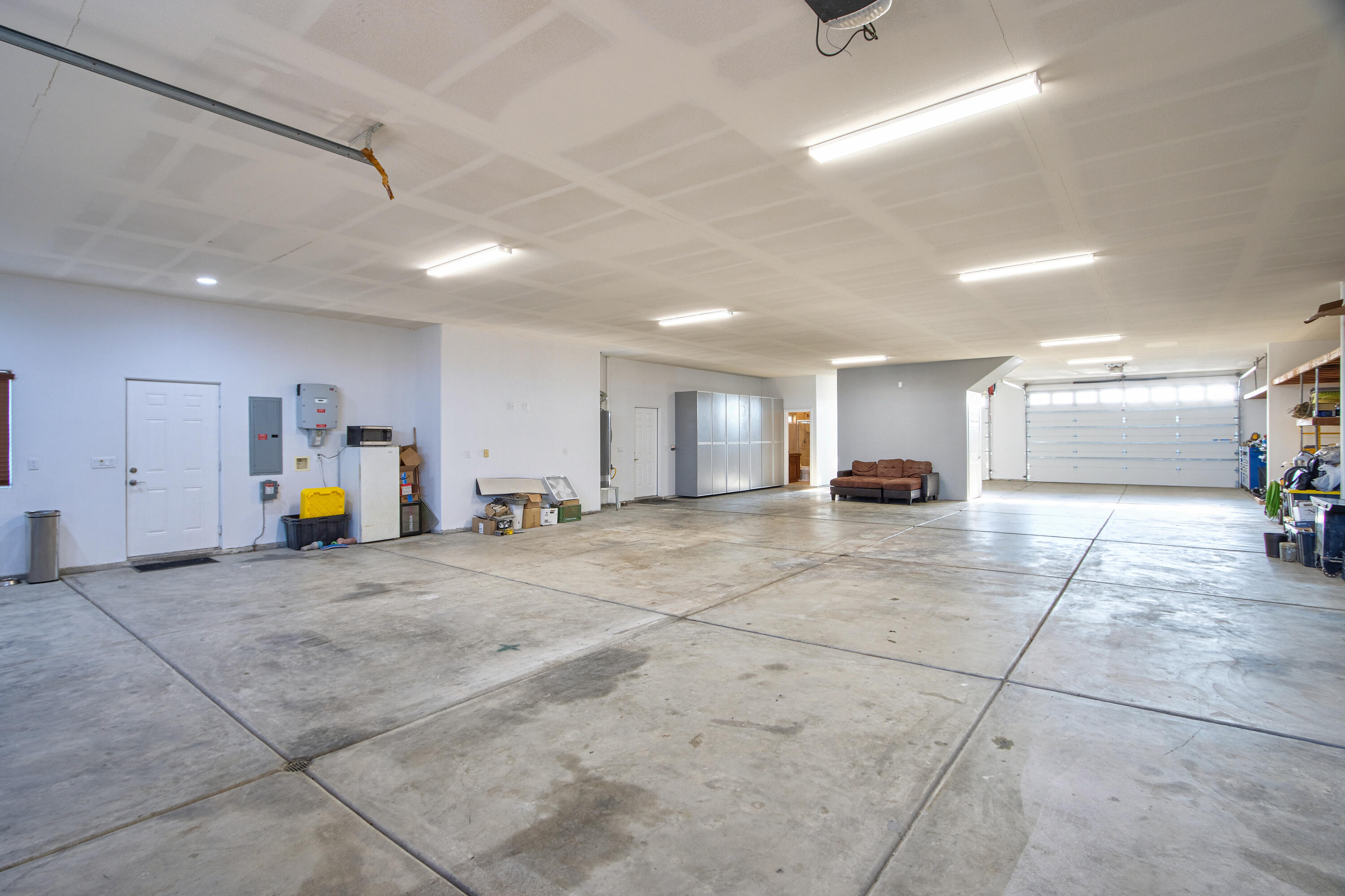 7225 Adobe Road Twentynine Palms, CA 92277 - Photo 32 of 78 42-Garage