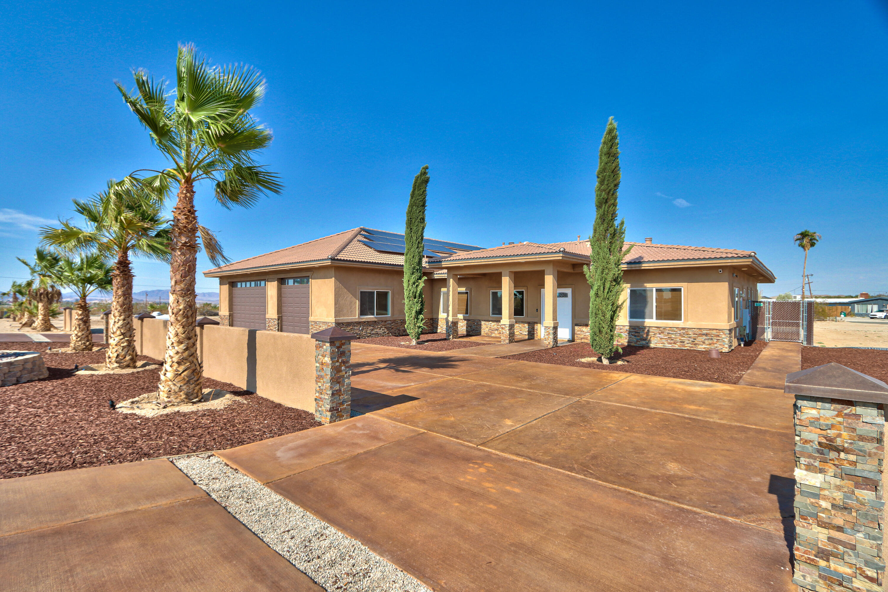7225 Adobe Road Twentynine Palms, CA 92277 - Photo 5 of 78 2-Front