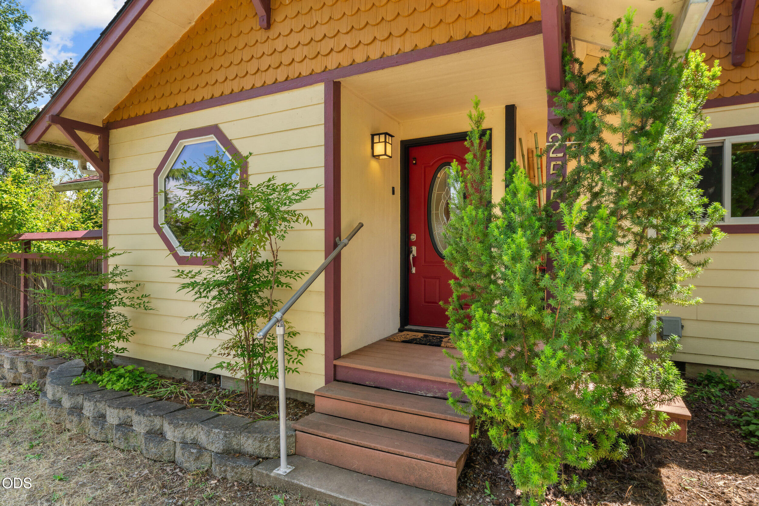 255 Carmen Road Talent, OR 97540 - Photo 2 of 56