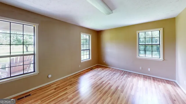 $180,000 | 1936 Highway 57, Wrightsville, GA 31096