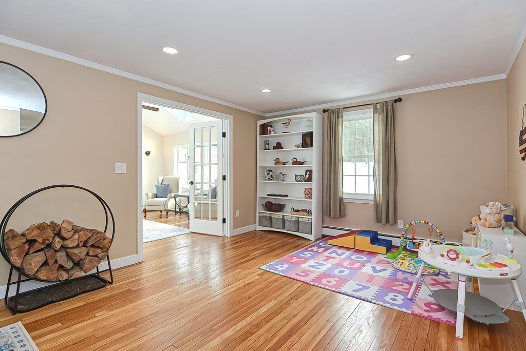 17 Eleanor Road Walpole, MA 02081 - Photo 6 of 31