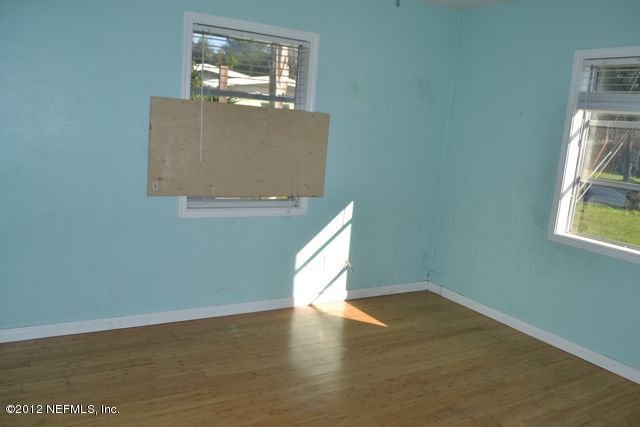 554 Sapelo Road Jacksonville, FL 32216 - Photo 7 of 12 6 Bedroom2