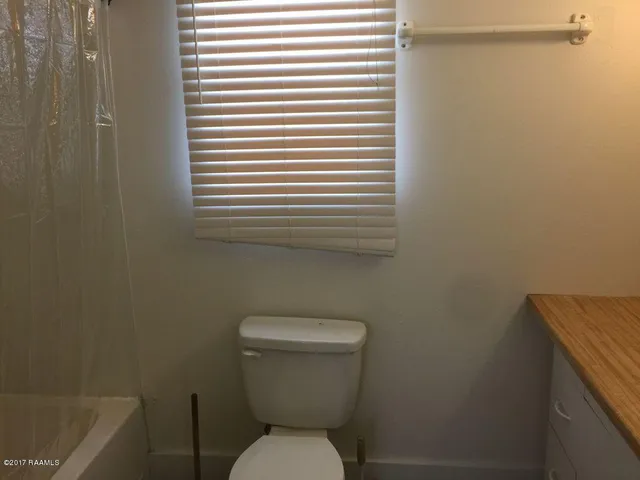 $500 | 125 Taylor Street, Unit 1/2, New Iberia, LA 70560