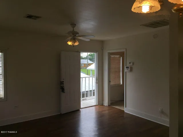 $500 | 125 Taylor Street, Unit 1/2, New Iberia, LA 70560