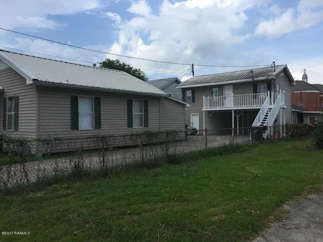 $500 | 125 Taylor Street, Unit 1/2, New Iberia, LA 70560