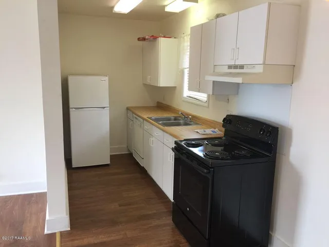 $500 | 125 Taylor Street, Unit 1/2, New Iberia, LA 70560
