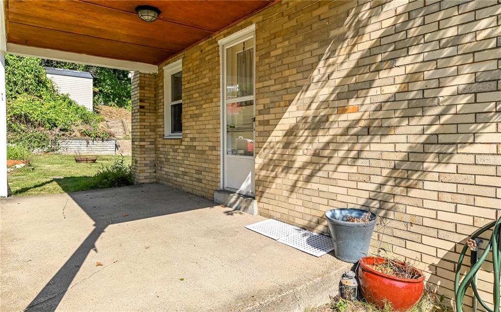 1047 Hastie Road Pittsburgh, PA 15234 - Photo 17 of 19 Gallery Image 17