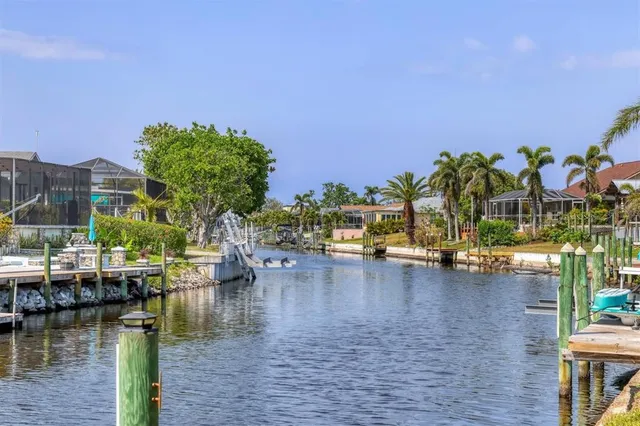 $799,900 | 4704 Coral Lake Drive, Bradenton, FL 34210