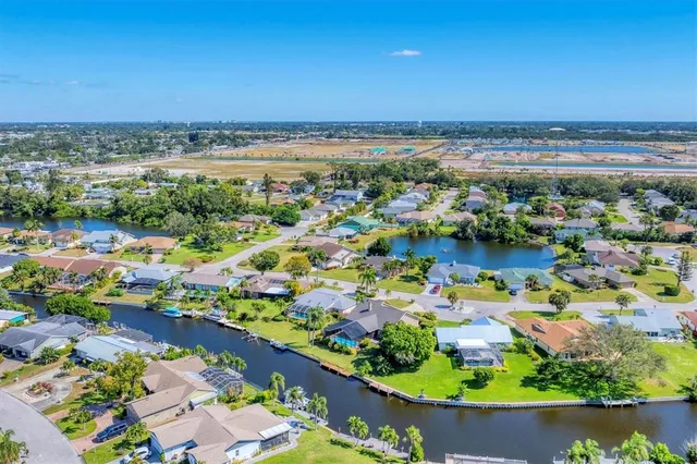 $799,900 | 4704 Coral Lake Drive, Bradenton, FL 34210